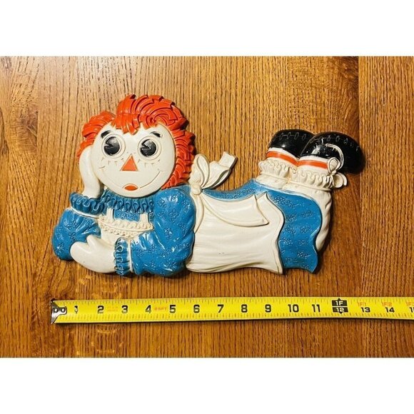Vintage 1977 Raggedy Anne & Andy Plastic Wall Decor The Bobbs Merrill Dart Hang - Picture 4 of 8